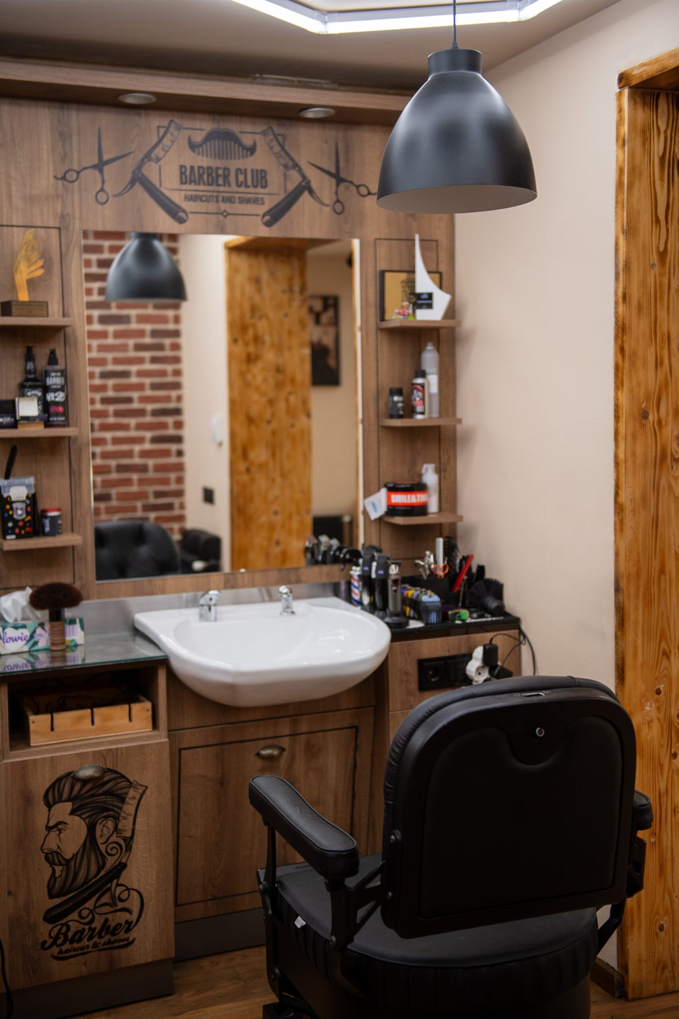 Interior Kadell Coffee & Barber
